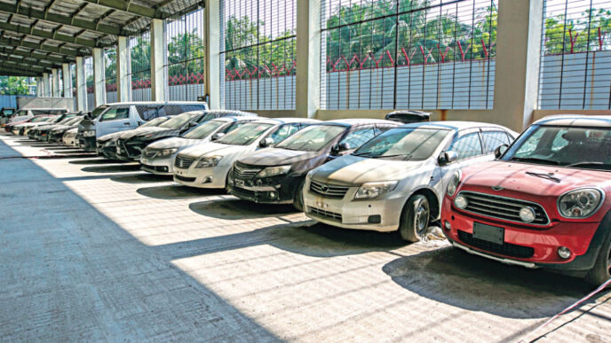 Auctions were attempted more than five times for about 111 vehicles but the customs was able to sell only 33 due to complexities in availing “clearance permits” from the commerce ministry. Photo: Star/file
